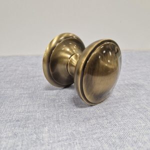 Heritage Brass Round Centre Door Knob- Antique Brass