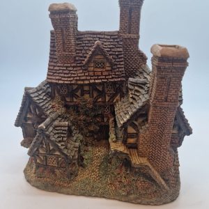 David Winter Cottages 'Hertford Court' 1983