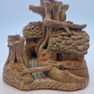 David Winter Cottages 'Robin Hoods Hideaway' 1987