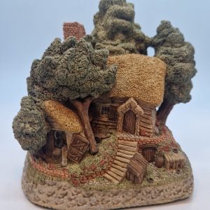 David Winter Cottages 'Hermits Humblehome' 1985