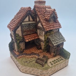 David Winter Cottages 'Gardeners Cottage' 1994