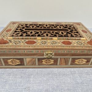 Traditional Damascus Tissue Box Mosaic