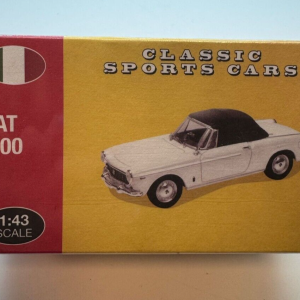 Atlas Classic Sports Cars Fiat 1500 1:43 Scale