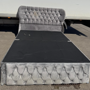 King Size Oxford Winged Silver Diamante Buttoned Bed