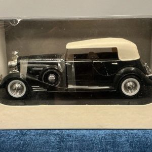 Signature Models Die Cast 1933 Cadillac Fleetwood 1:32
